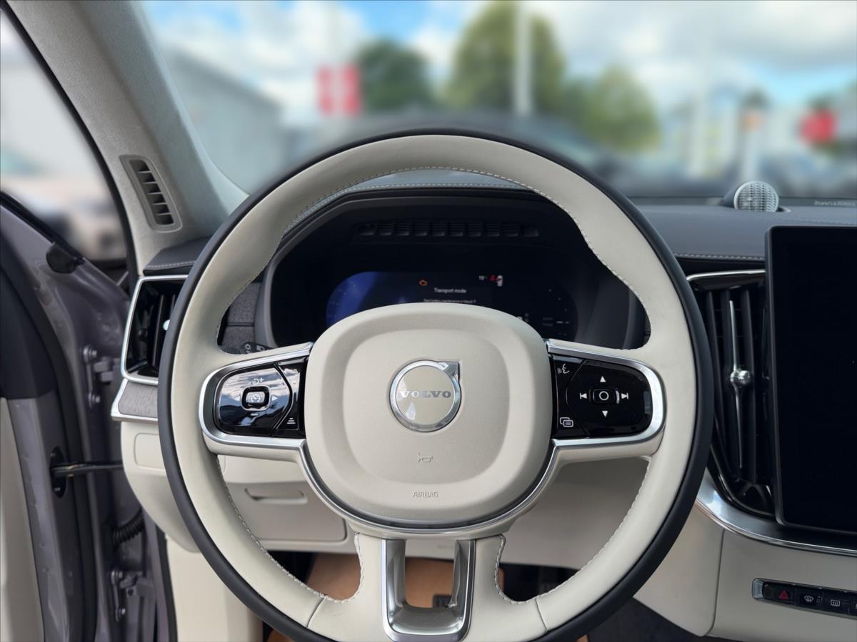 Volvo XC90 2,0 T8 Ultra Dark 1824 Volvo XC90 2,0 T8 Ultra Dark 1824