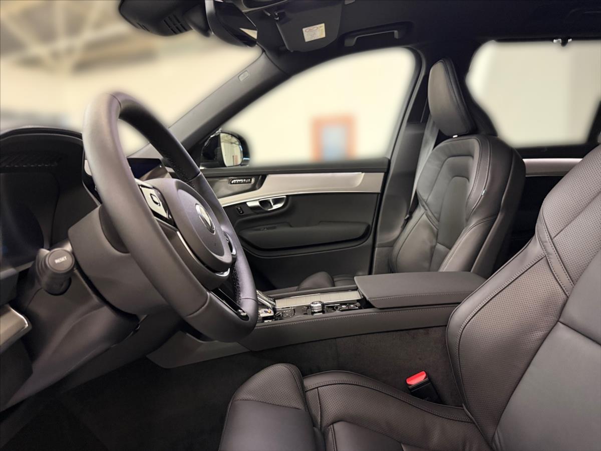Volvo XC90 2,0 XC90B5 Black Edition 3624 Volvo XC90 2,0 XC90B5 Black Edition 3624